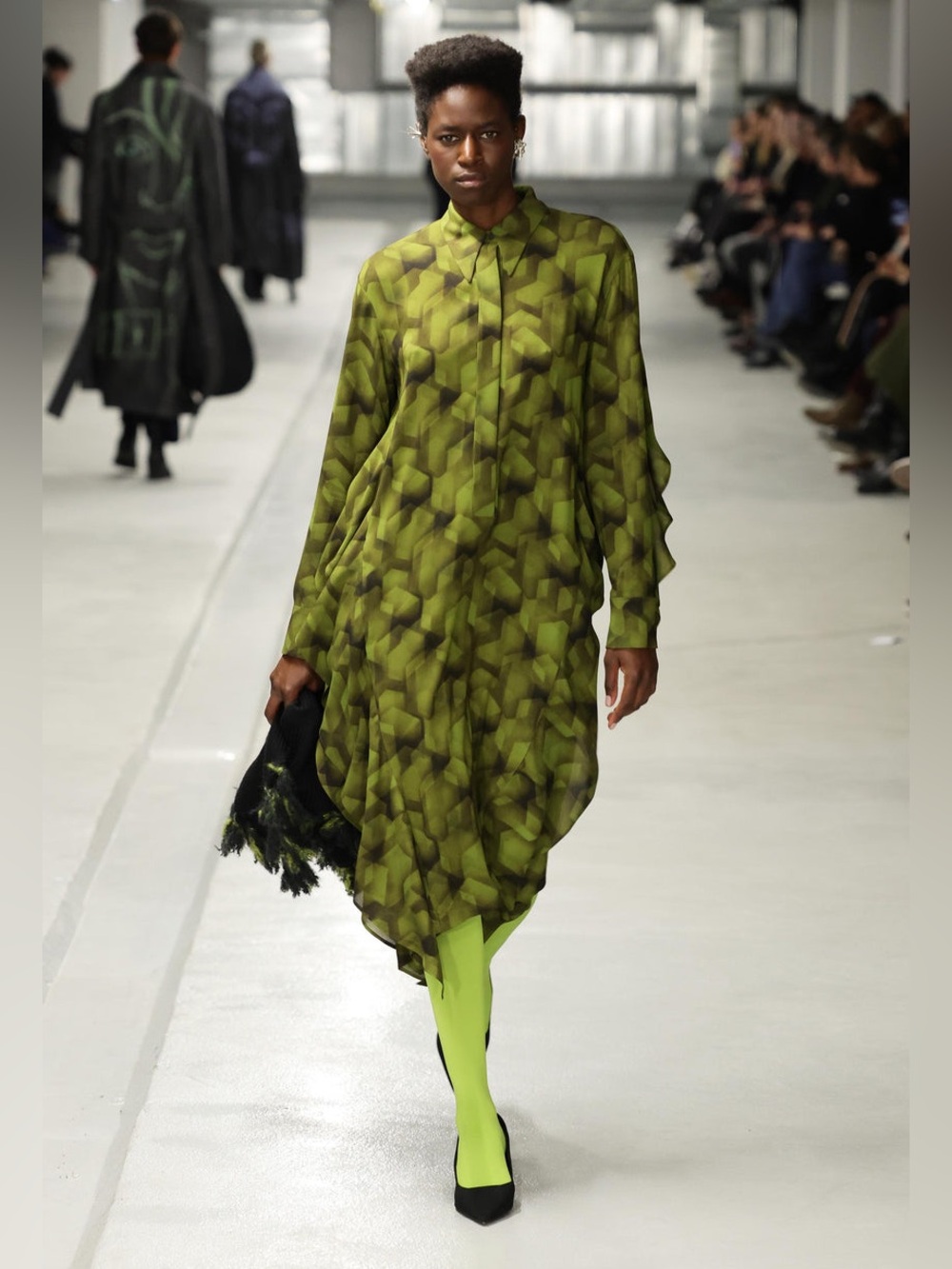 ODEEH Designer green viscose abstract print ruffle hem shirt dress EU 40 US 8